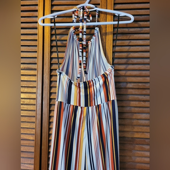 Retro Style Jumpsuit - Picture 4 of 8